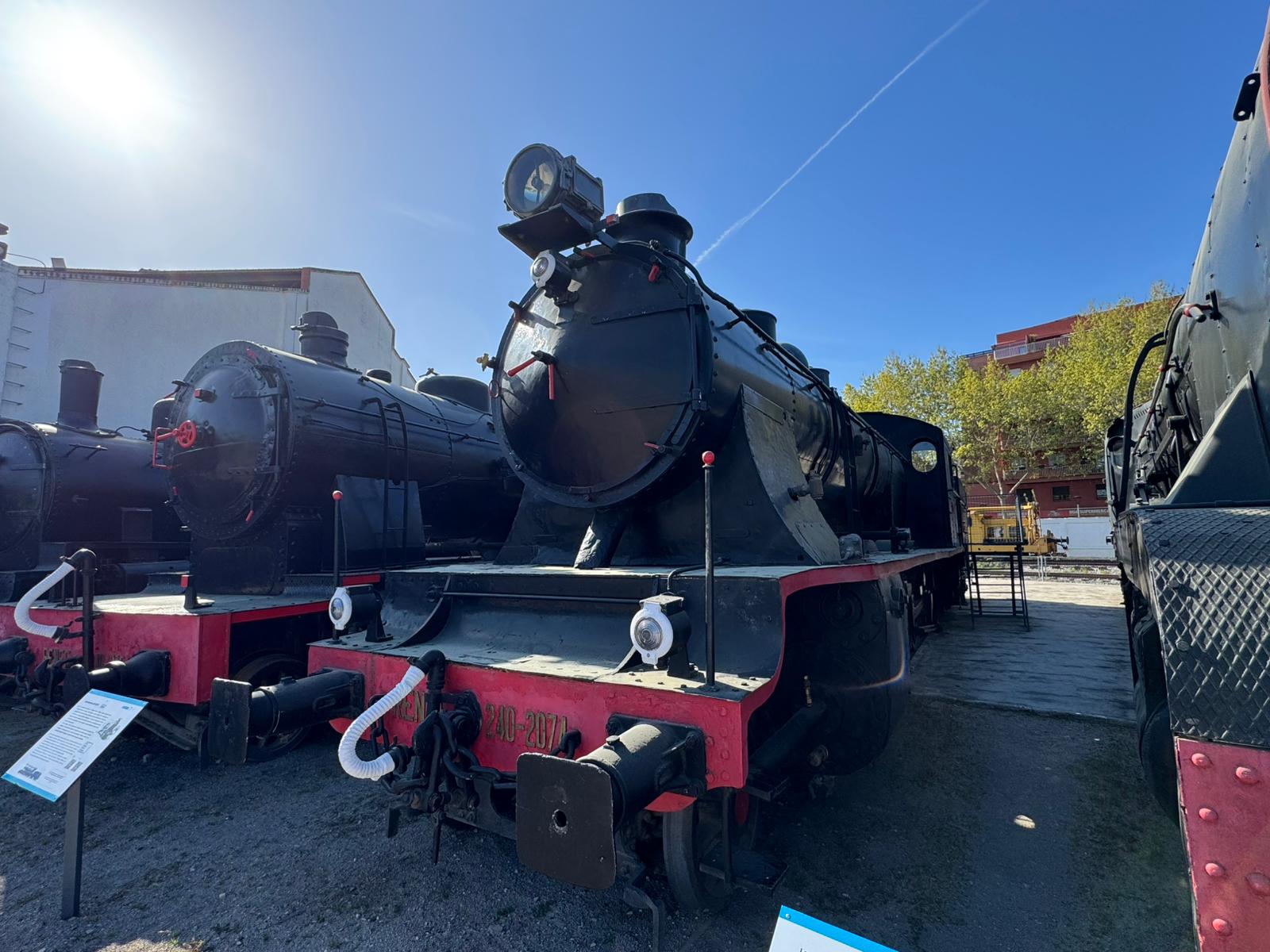 LOCOMOTORA DE VAPOR 240-2074. CENTRAL DE ARAGON 74. ��TUBIZE��